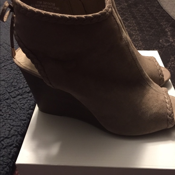 Taupe Gray wedge sandals US 11 - Picture 3 of 8